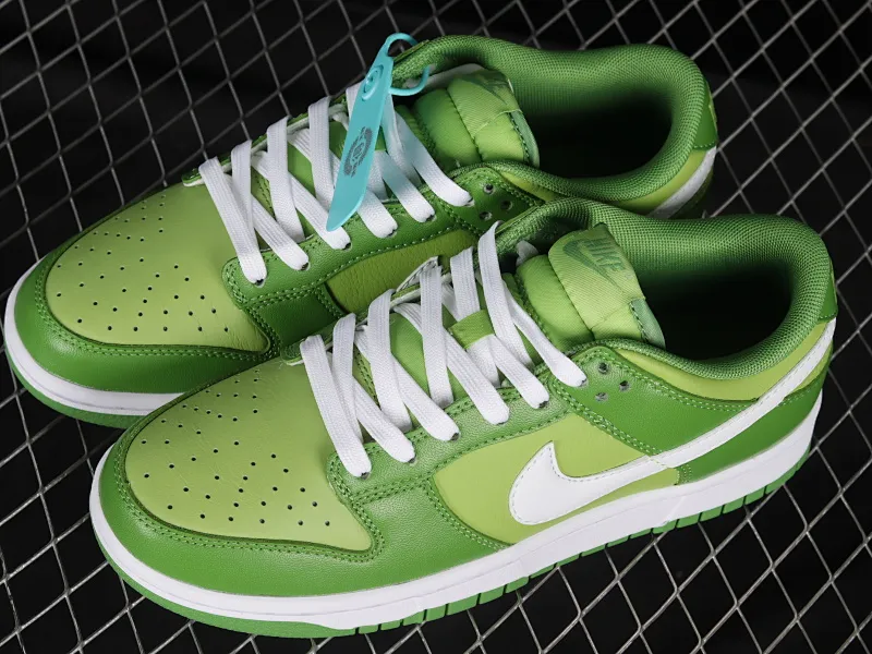 All categories Nk SB Dunk Series Nk SB Dunk Low low-top sneakers F version Nk SB Dunk Low "Green White" SB Dunk Series low-top casual sports skateboard shoes DJ6188-300